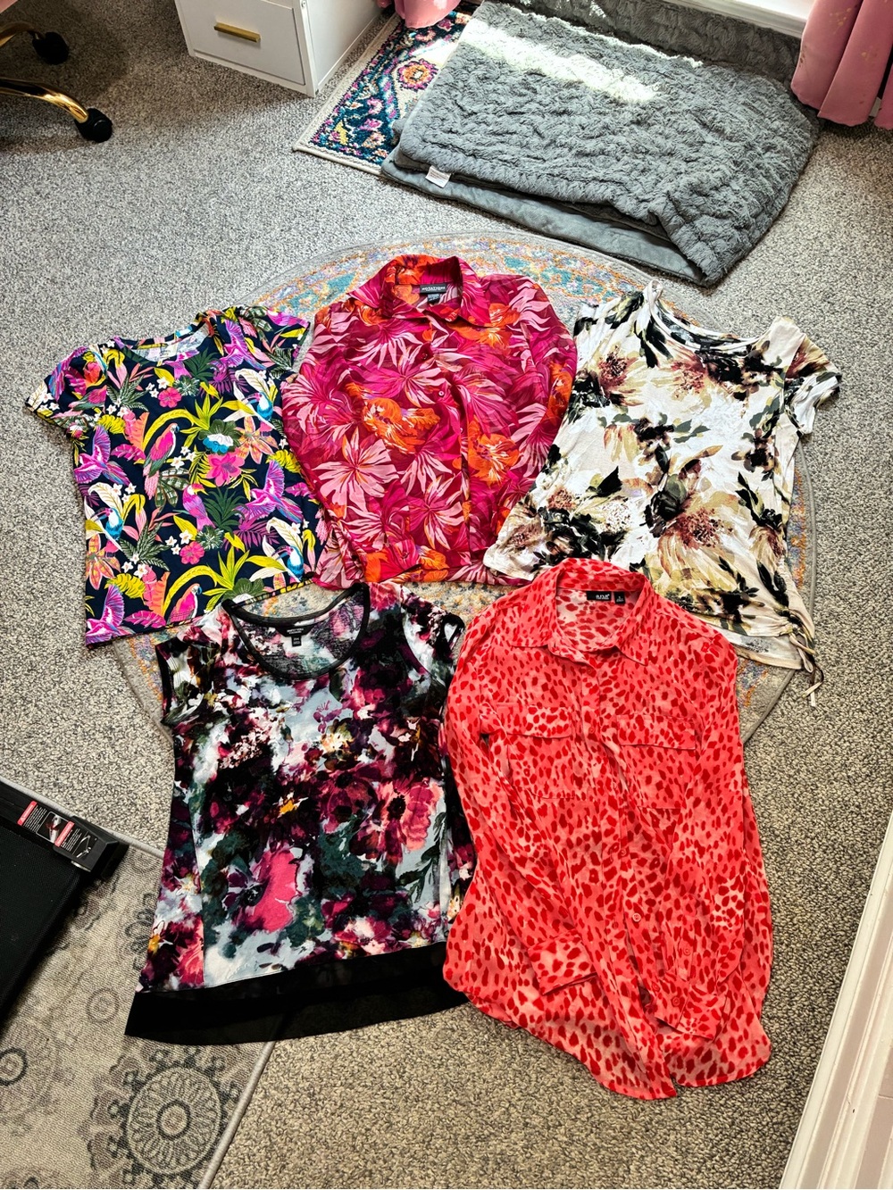 Women’s bright summer blouse bundle size Medium